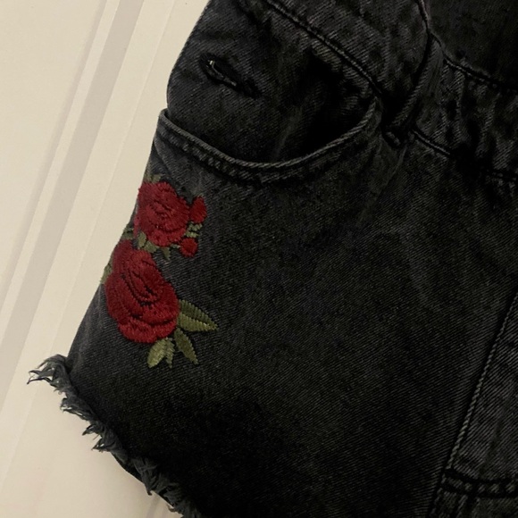 Overall Shorts with Rose Print - Picture 3 of 4